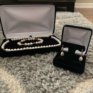 3pc. Set of Pearls (necklace, bracelet, earrings)